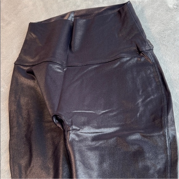 Bombshell High Waisted Leggings - Picture 4 of 4